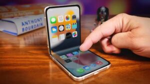 Apple preparing for foldable phones