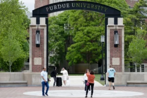 Purdue to offer free semiconductor course